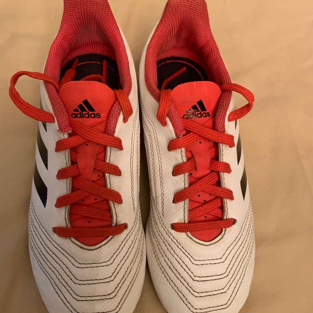 Adidas Predator Outdoor Soccer Cleats IN WHITE W/RED and BLACK youth male size 1
